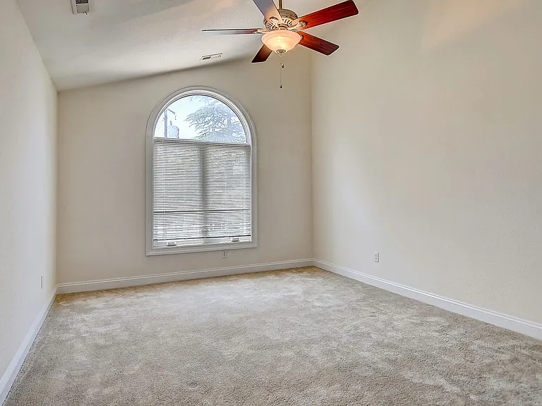 2224 W Berrie Cir — Photo 37