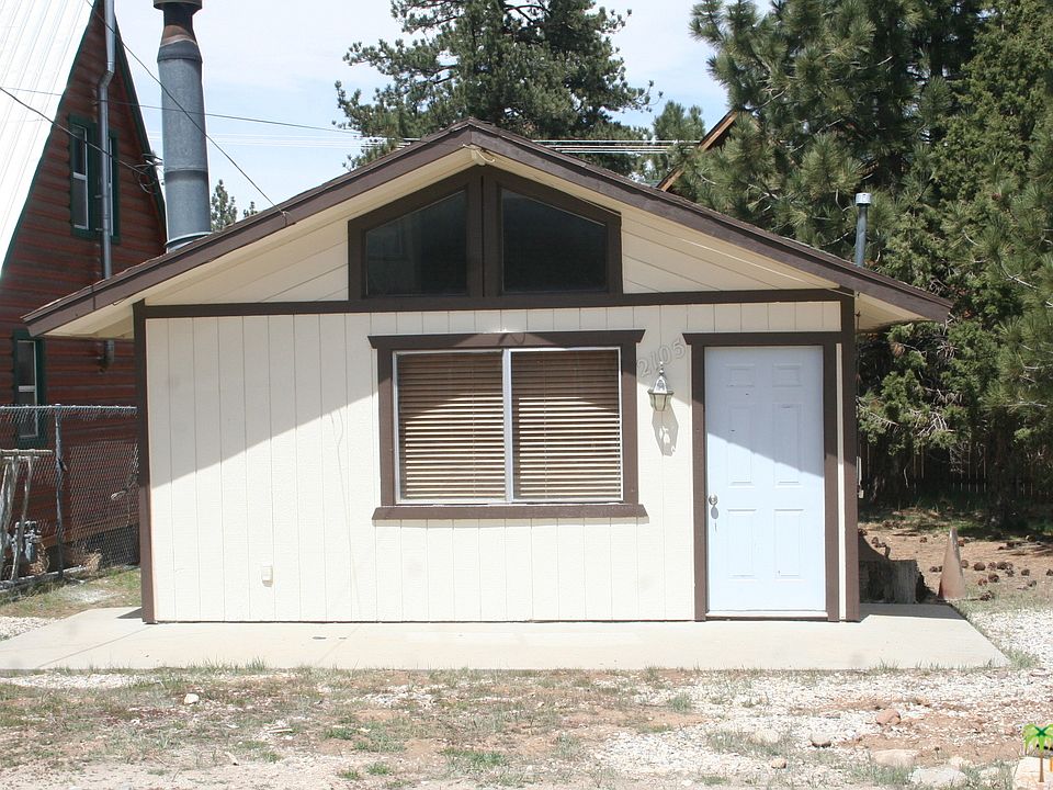 1st image of 2105 1st Ln