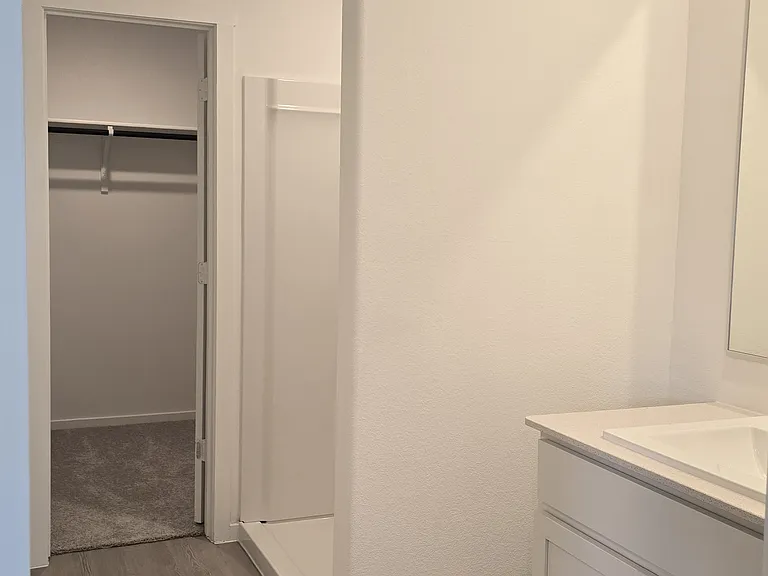 7916 Rutherford Ln — Photo 14