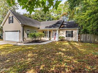 5261 Woods Edge Rd, Wilmington, NC 28409