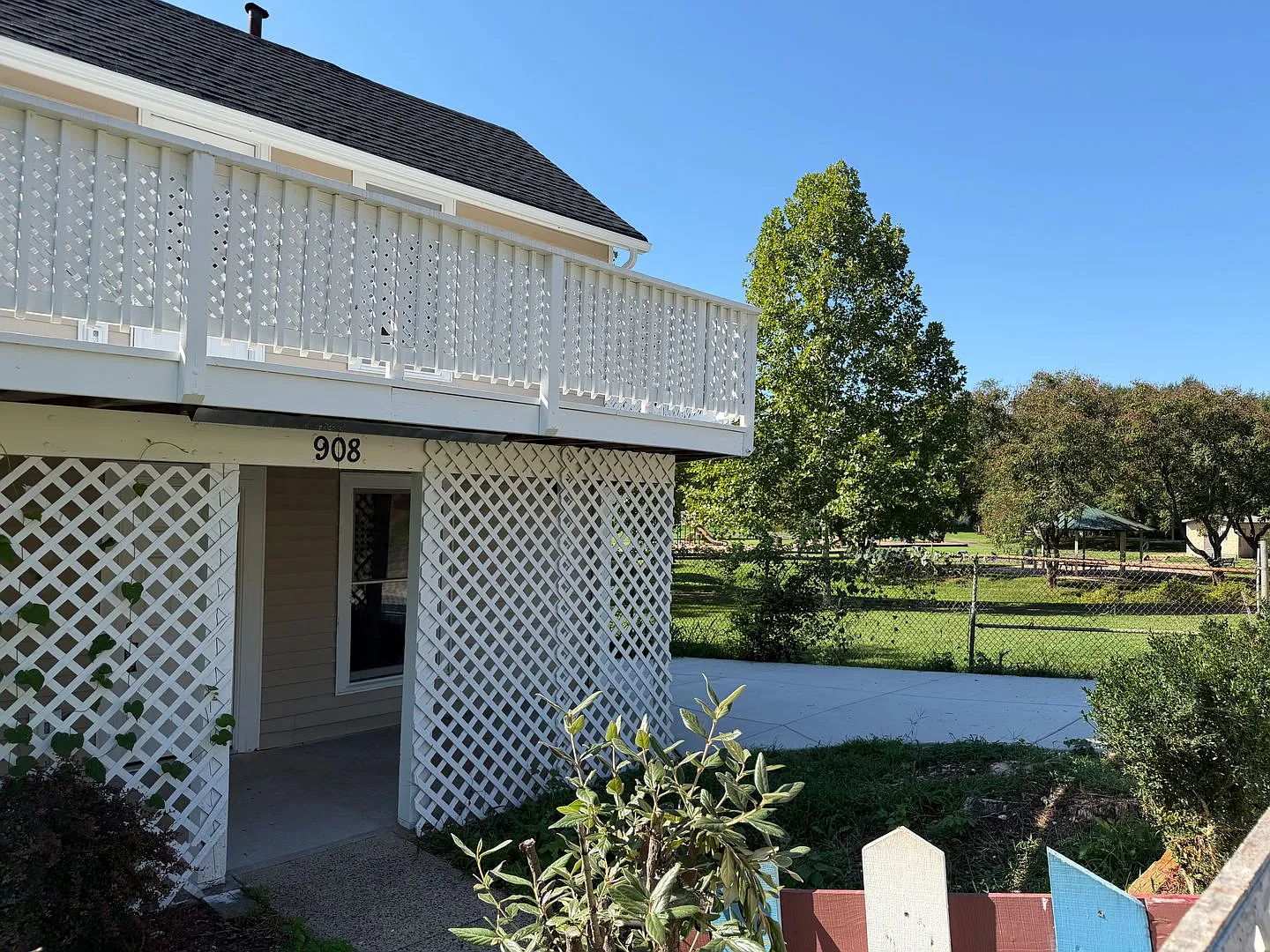 908 Rives Street - Beautifully Updated 3-Bedroom Home with Fenced in Yard! — Photo 2