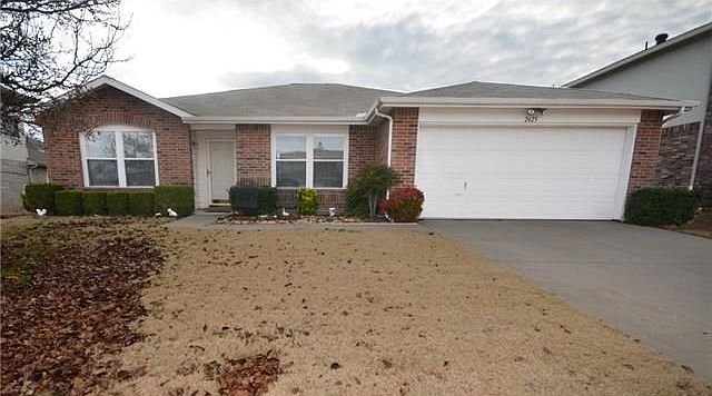 1st image of 2425 Sierra Dr