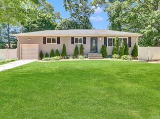 9 Taft Court, Deer Park, NY 11729