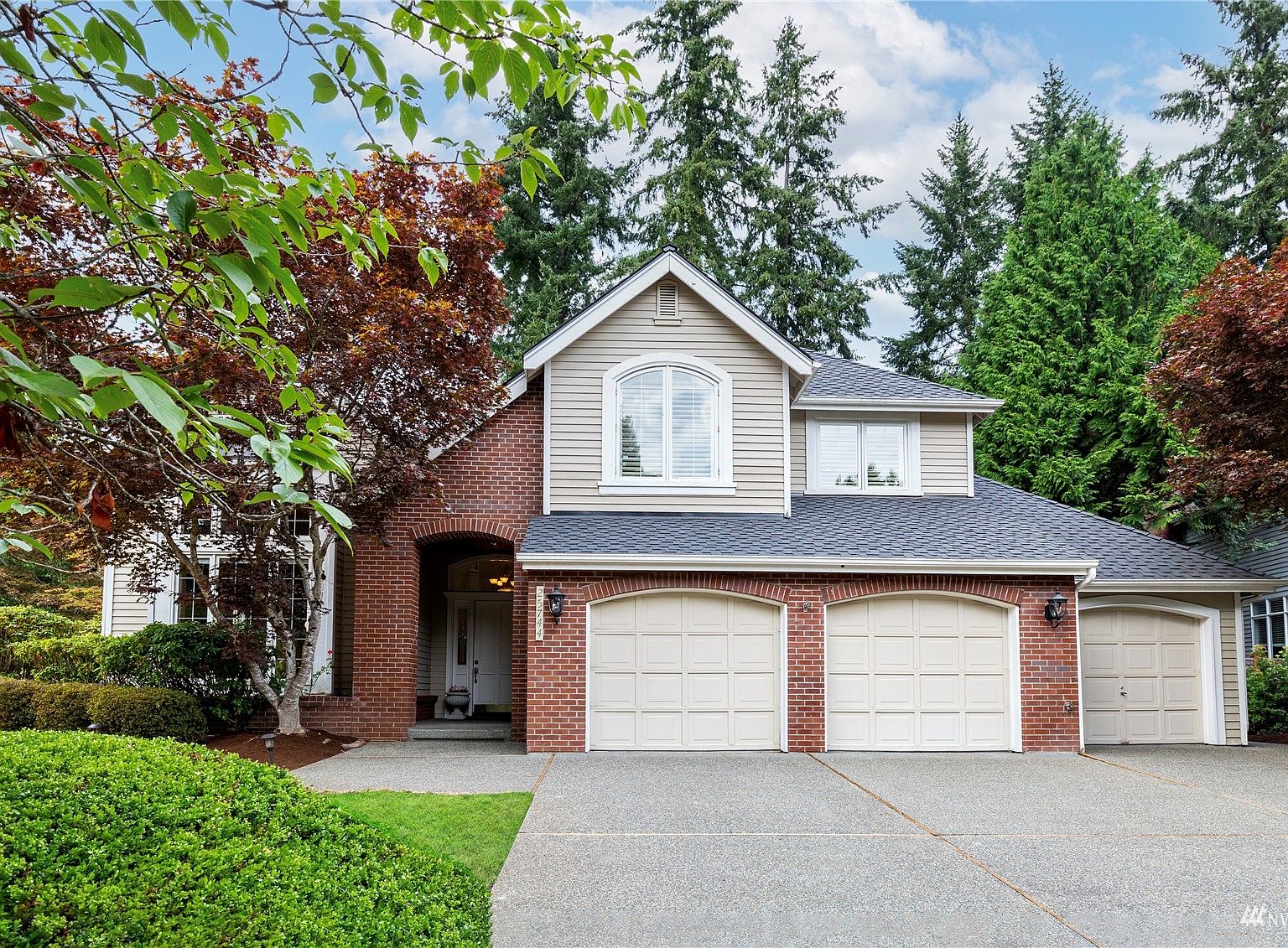Summer　SALE　① 25744 SE 32nd Place, Sammamish, WA 98075 | Zillow