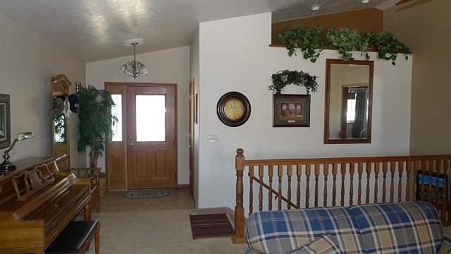 2nd image of 175 Springview St