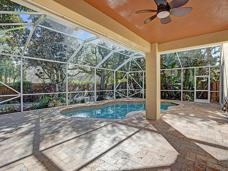 4214 NW 38th Dr — Photo 16