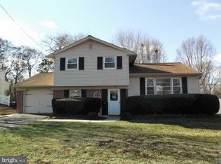 1364 Glazar Rd, Warminster, PA 18974