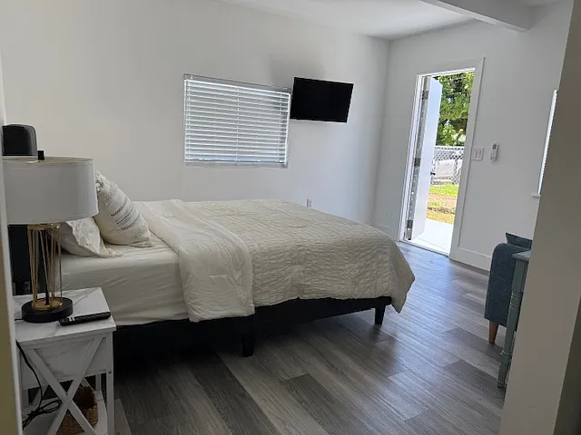 2630 SW 31st Pl — Photo 6