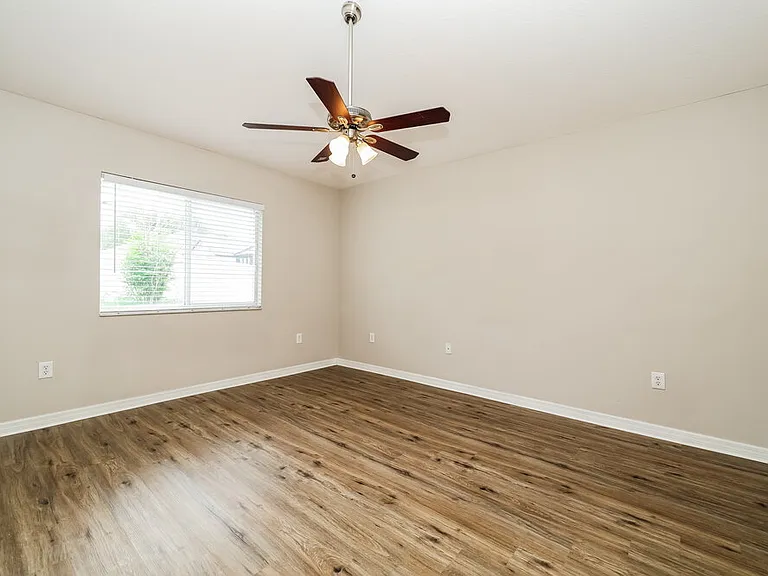 7002 Crown Lake Dr — Photo 8