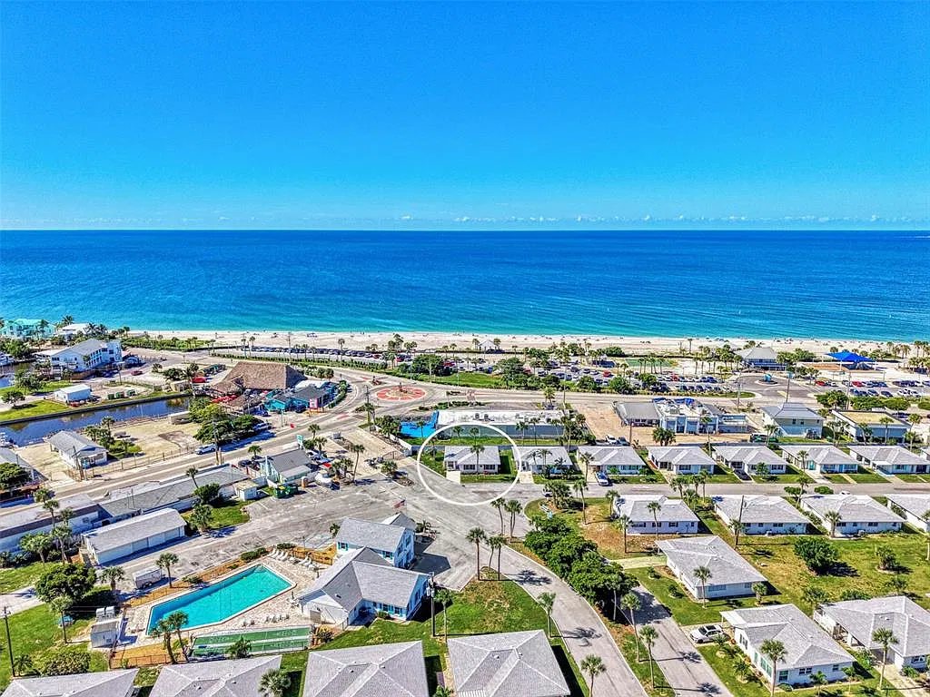 2 bed, 2.0 bath, 1275 sqft, $7,800 — Photo 3