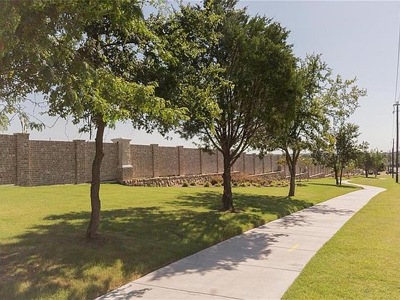 4th image of 3708 Delta Dr