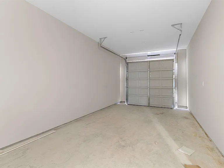 3150 B N Cleveland St — Photo 16