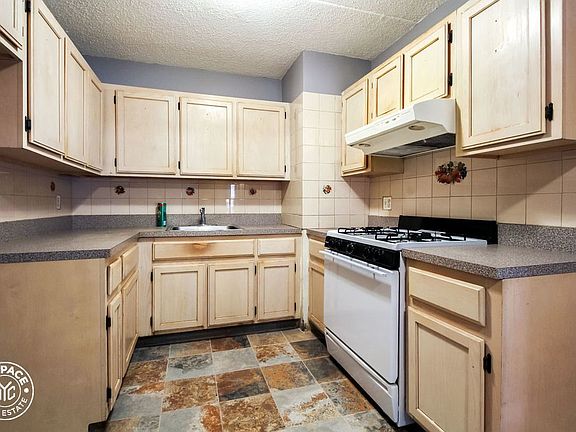5th image of 146 Central Ave #1