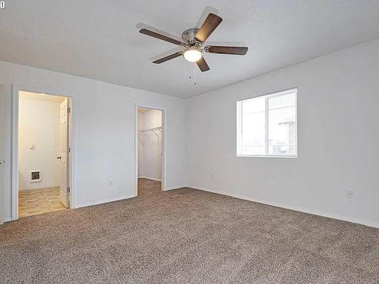 2323 Cedar St #B — Photo 11