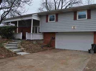 2530 Ridge Ct, Lawrence, KS 66046