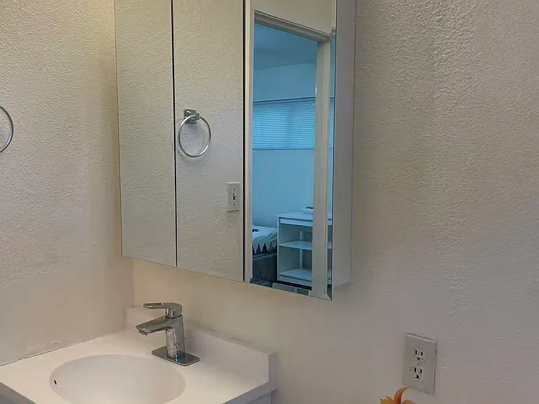 2420 Maywood Ave — Photo 7