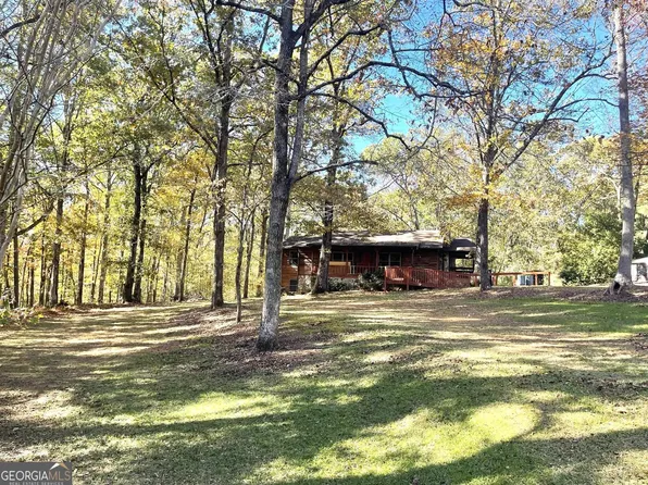 8 Hobbitt Trl, Newnan, GA 30263