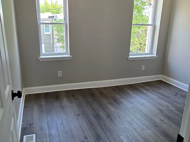707 N Port St — Photo 5