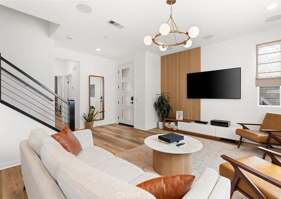 1st image of 893 Longhorn Way
