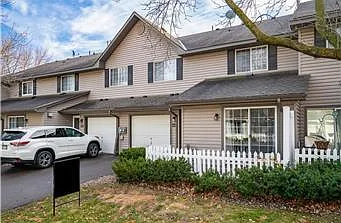 2 bed, 1.5 bath, 1230 sqft, $2,100 — Photo 3