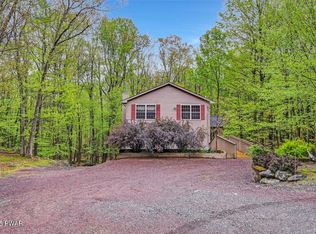 808 Pioneer Ct, Lackawaxen, PA