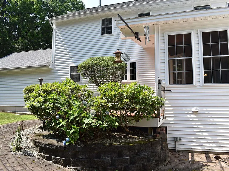 51 Westview Rd — Photo 26