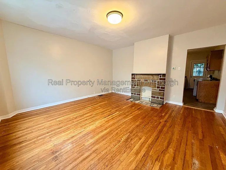 207 Edmond St — Photo 2