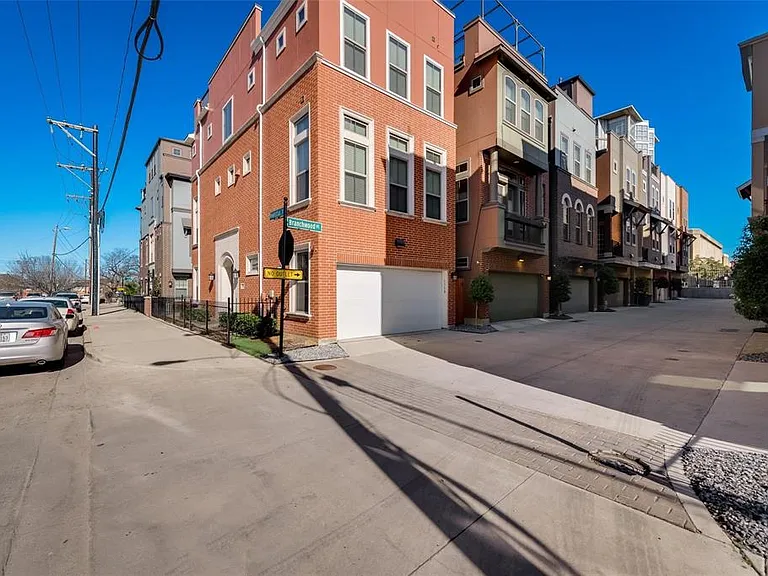 1310 Branchwood Pl — Photo 3