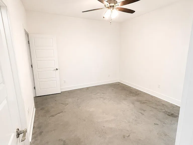113 Highland Park Ln — Photo 4