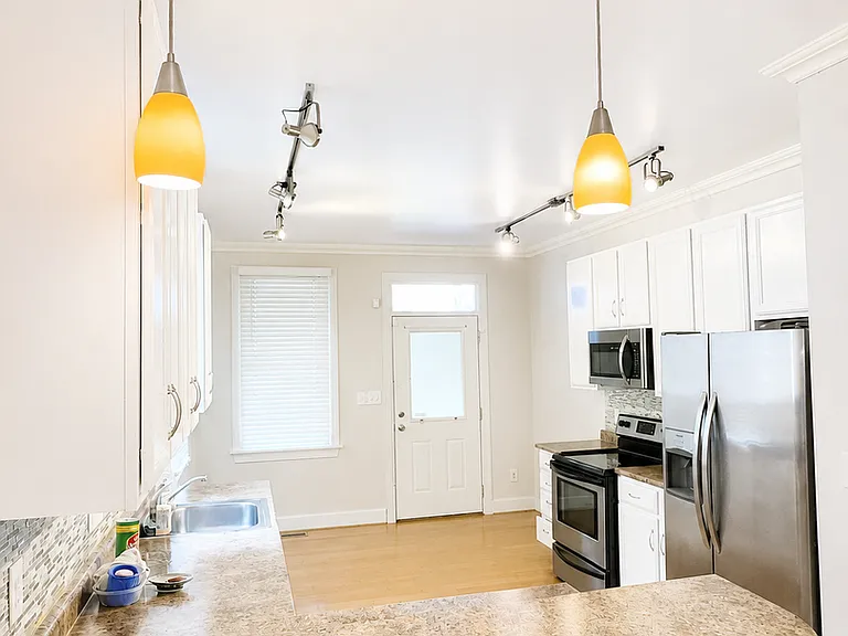 1512 Porter St #A — Photo 6