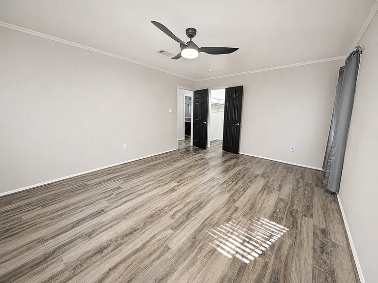 207 W Mink St — Photo 11