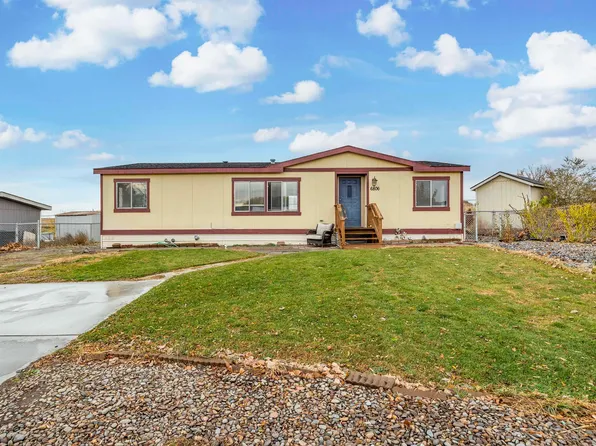 6806 James St, West Richland, WA 99353