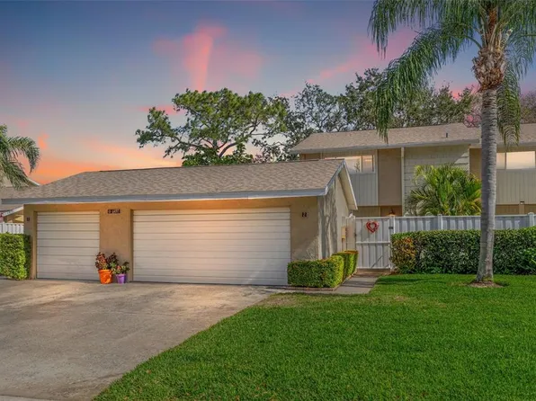 6497 Cape Hatteras Way NE APT 2, Saint Petersburg, FL 33702