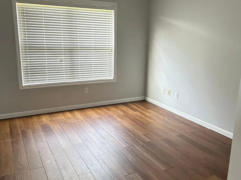 10913 Symington Cir — Photo 13