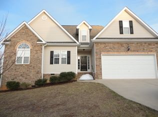 17 Locket Dr, Clayton, NC 27520