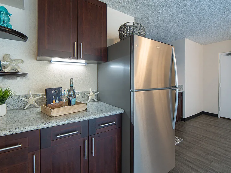 Waikiki Walina Apartments — Photo 32