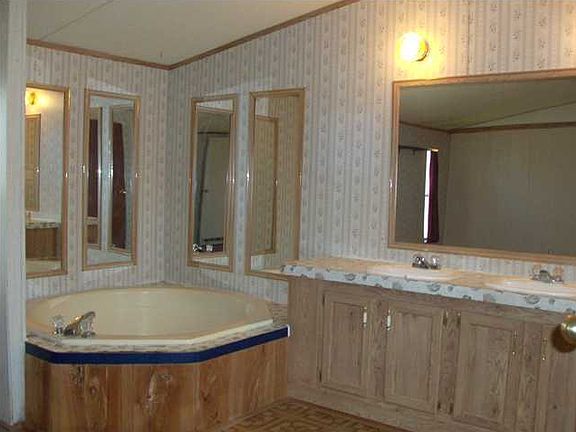 3rd image of 548 Country Ridge Rd