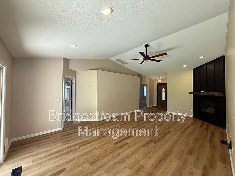 6844 Union Rd — Photo 4