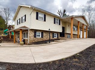 15 Highland Cir, Etters, PA 17319