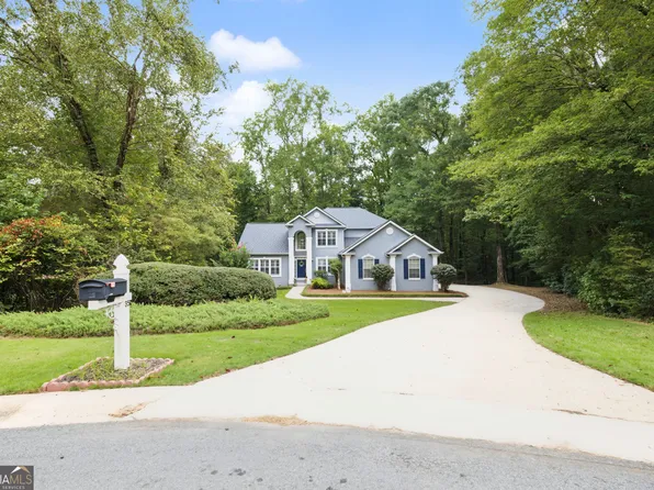 35 Parlor Cir, Sharpsburg, GA 30277