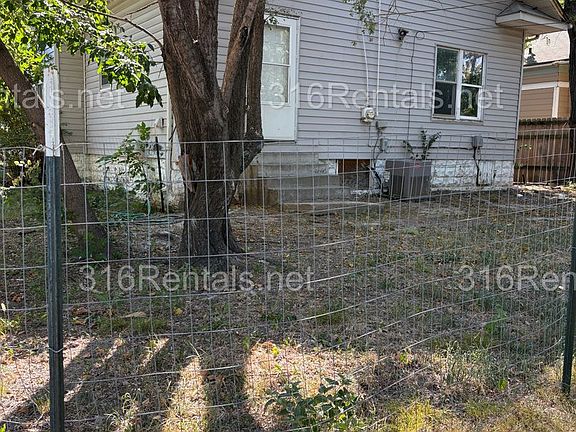 2nd image of 257 N Poplar Ave