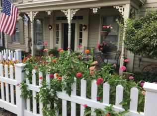 31 Center St, Clinton, NJ 08809