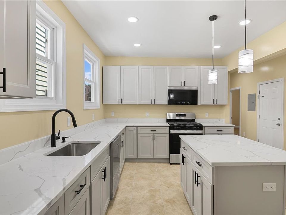 1st image of 118 Lehigh Ave Floor 1