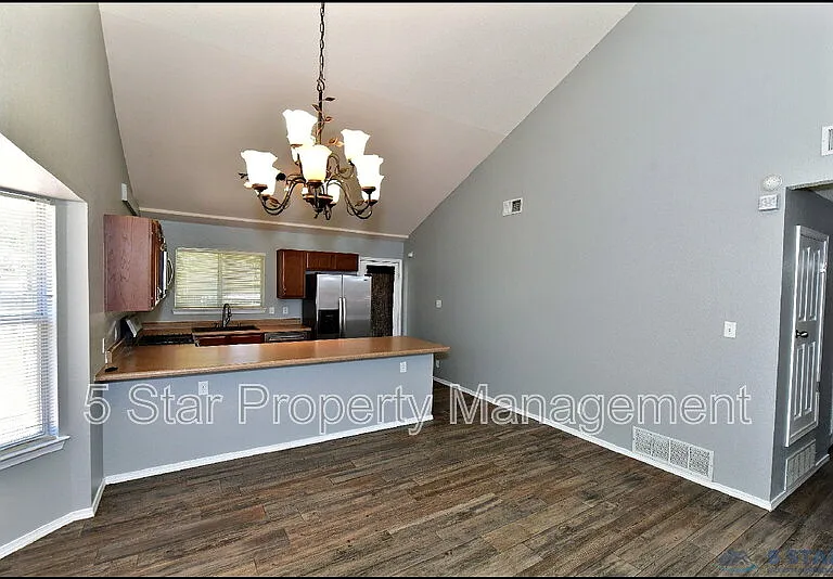 804 Margarita St — Photo 11