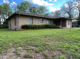 105 Monroe St, Cleburne, TX 76033