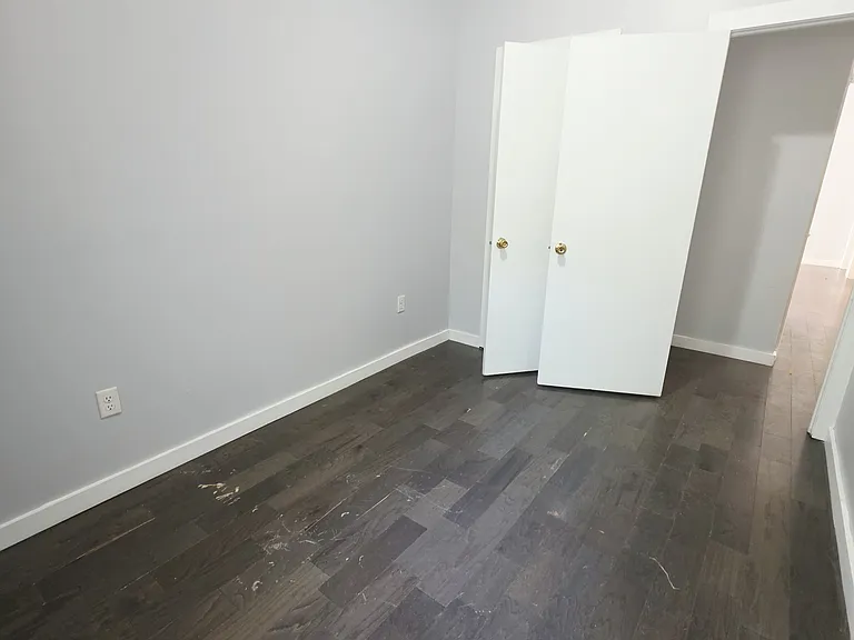 29 Bartholdi Ave #1B — Photo 5