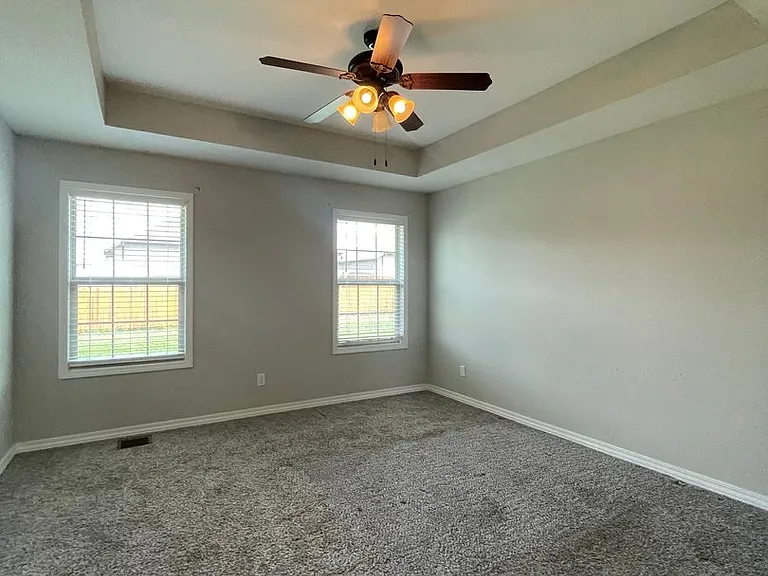 696 N Montego St — Photo 11