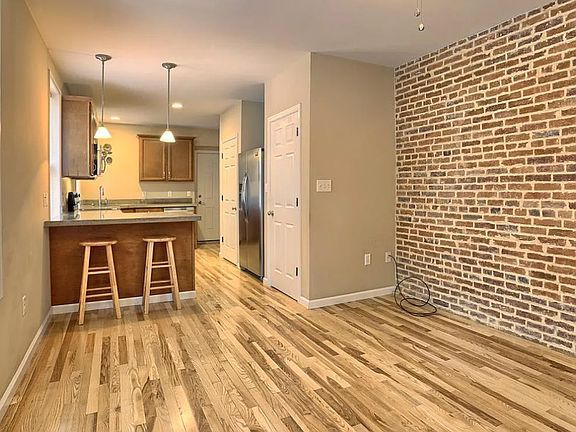 4th image of 153 W Louther St APT 3