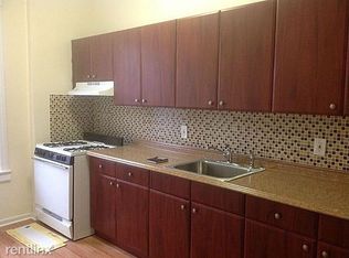 6522 Myrtle Ave, Ridgewood, NY 11385