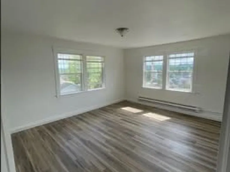 435 -Keystone Apartments — Photo 16